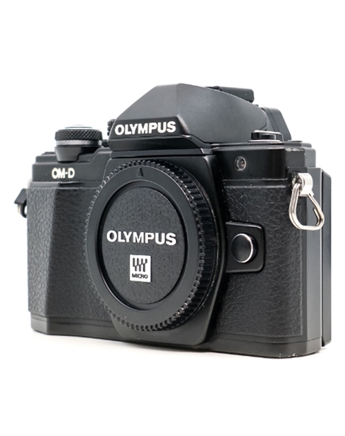 Olympus OM-D E-M10 II Hus